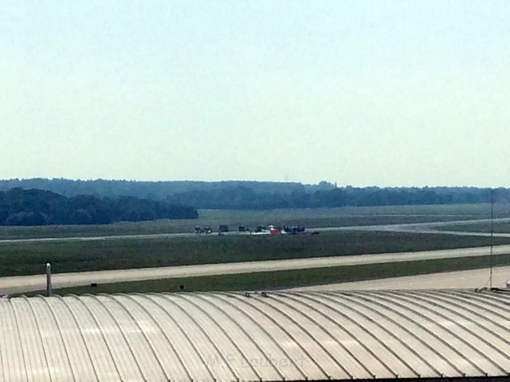 Startabruch Flugzeug Koeln Bonner Flughafen P461.jpg